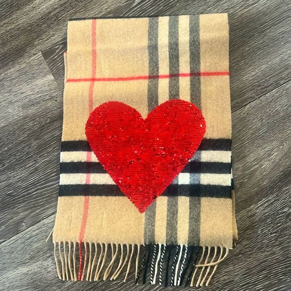 Burberry - 100% Cashmere Authentic Scarf Red Sequin Heart Nova Check Tan Plaid - Picture 1 of 6